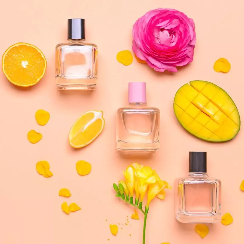 3. Buah & Citrus (Fruity & Citrus Notes)