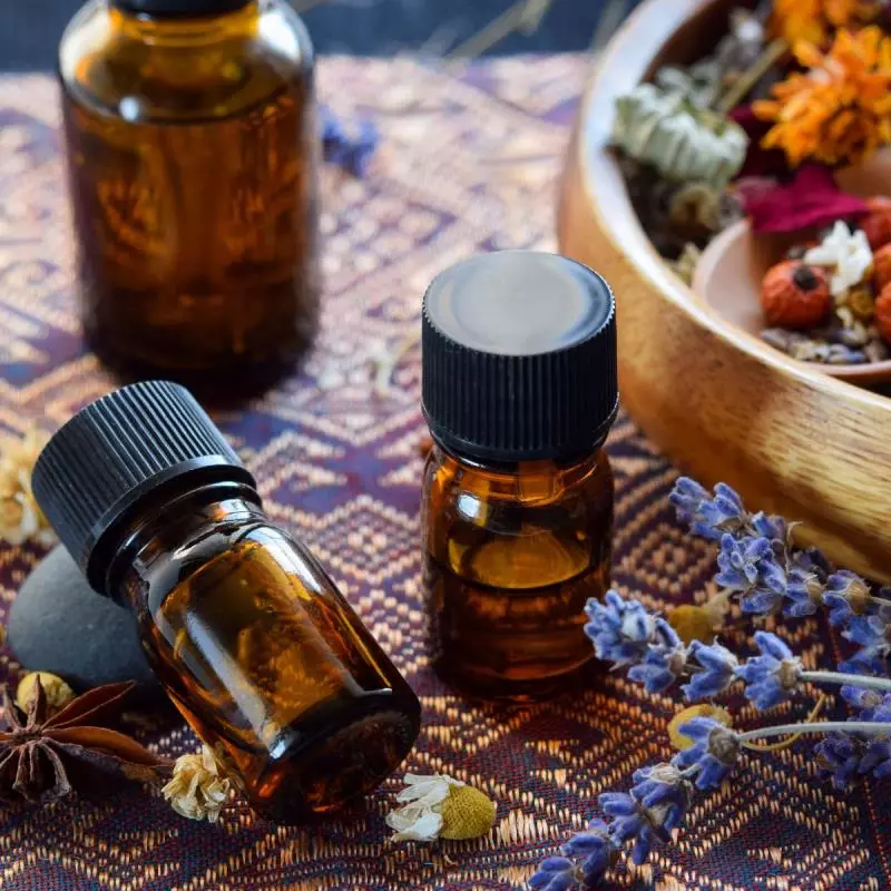 1. Essential Oil untuk Relaksasi & Mengurangi Stres