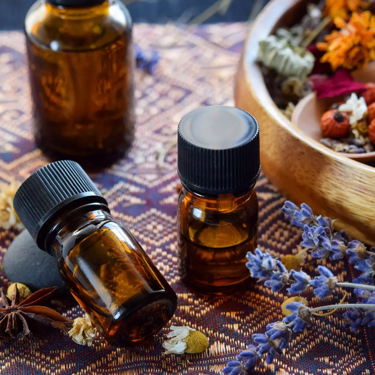 1. Essential Oil untuk Relaksasi & Mengurangi Stres