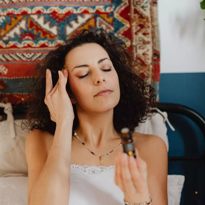 3. Essential Oil untuk Mood Booster & Menghilangkan Lelah